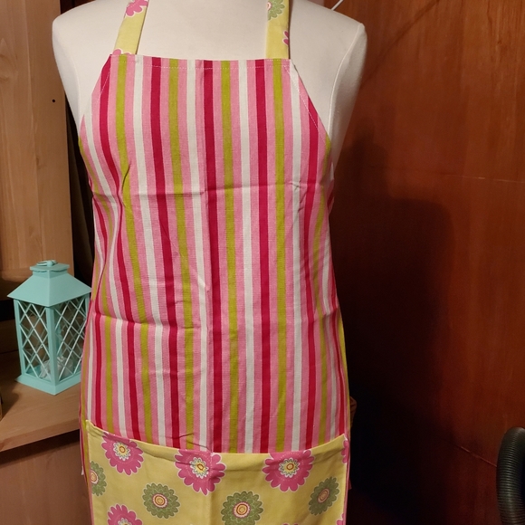 APRONS - Picture 10 of 16